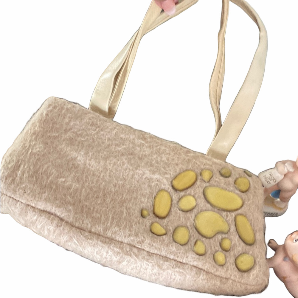 Bottega Veneta Cream and Gold Shoulder Bag with Plush Texture like new   Must h